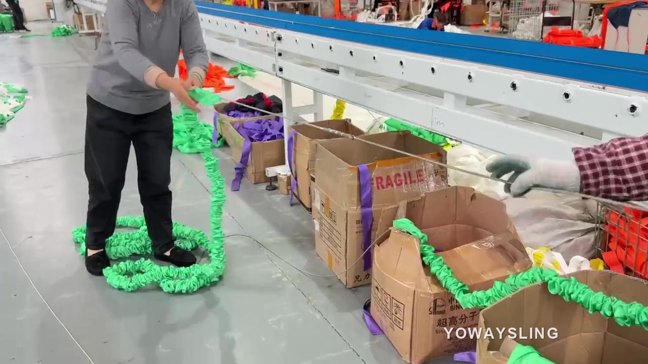 自有重型织带机与缝制产线实拍